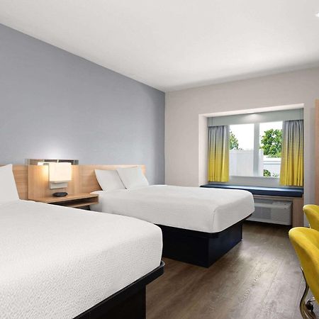 Microtel Inn & Suites By Wyndham Panama City Exteriér fotografie