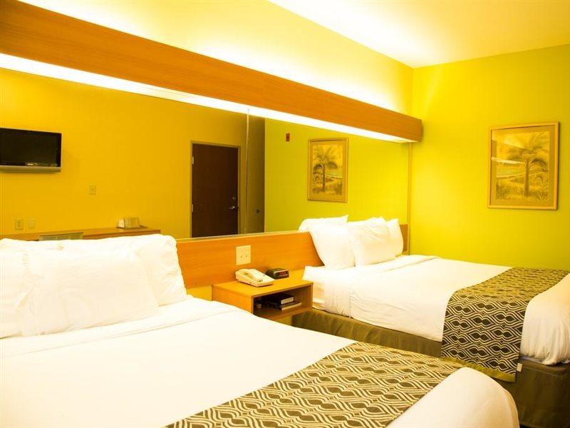 Microtel Inn & Suites By Wyndham Panama City Exteriér fotografie