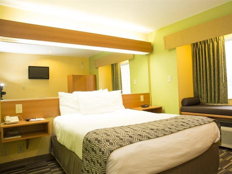 Microtel Inn & Suites By Wyndham Panama City Exteriér fotografie