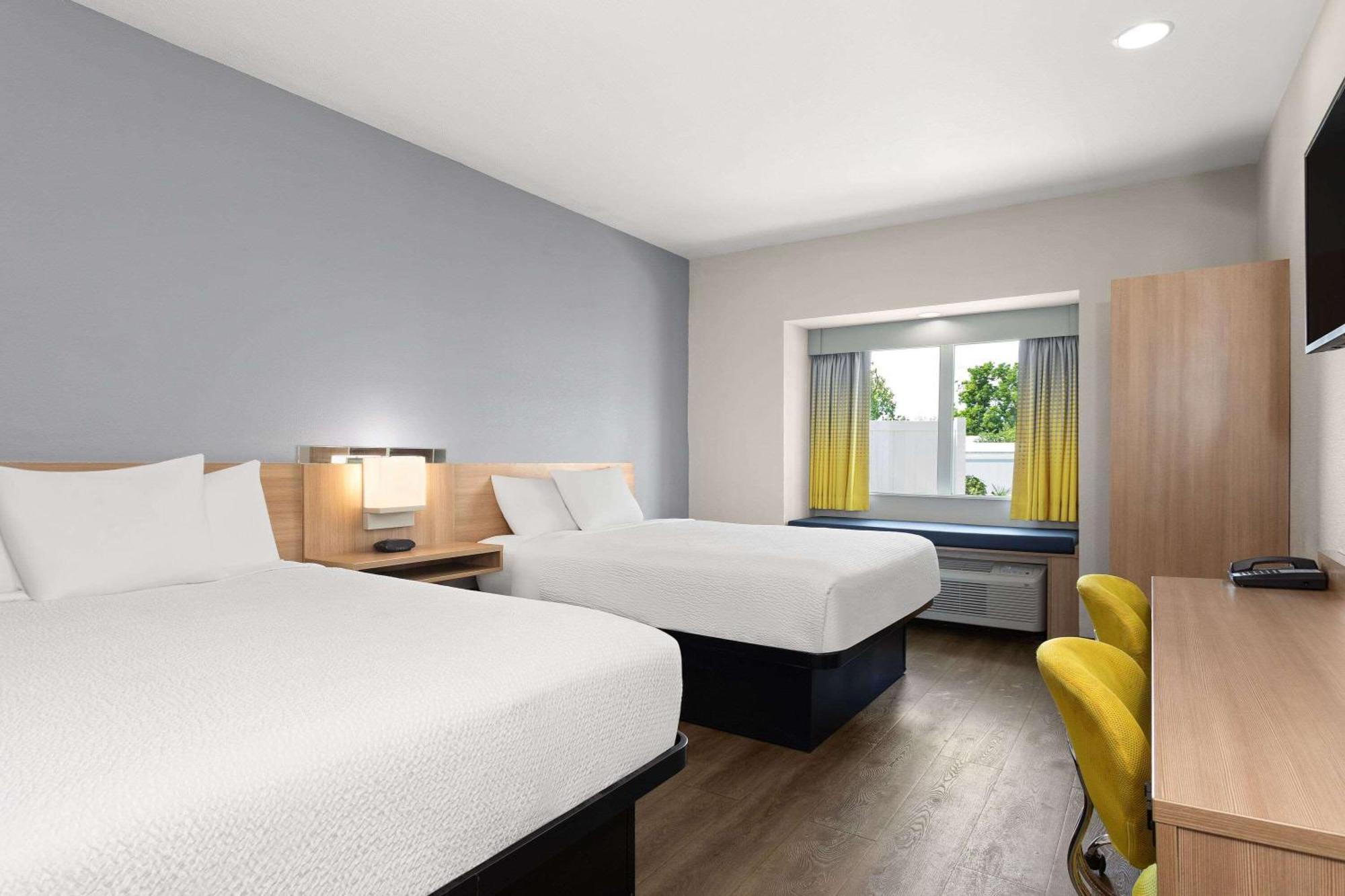 Microtel Inn & Suites By Wyndham Panama City Exteriér fotografie