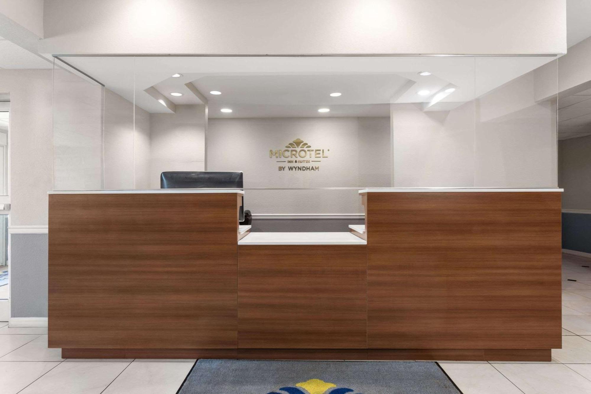 Microtel Inn & Suites By Wyndham Panama City Exteriér fotografie