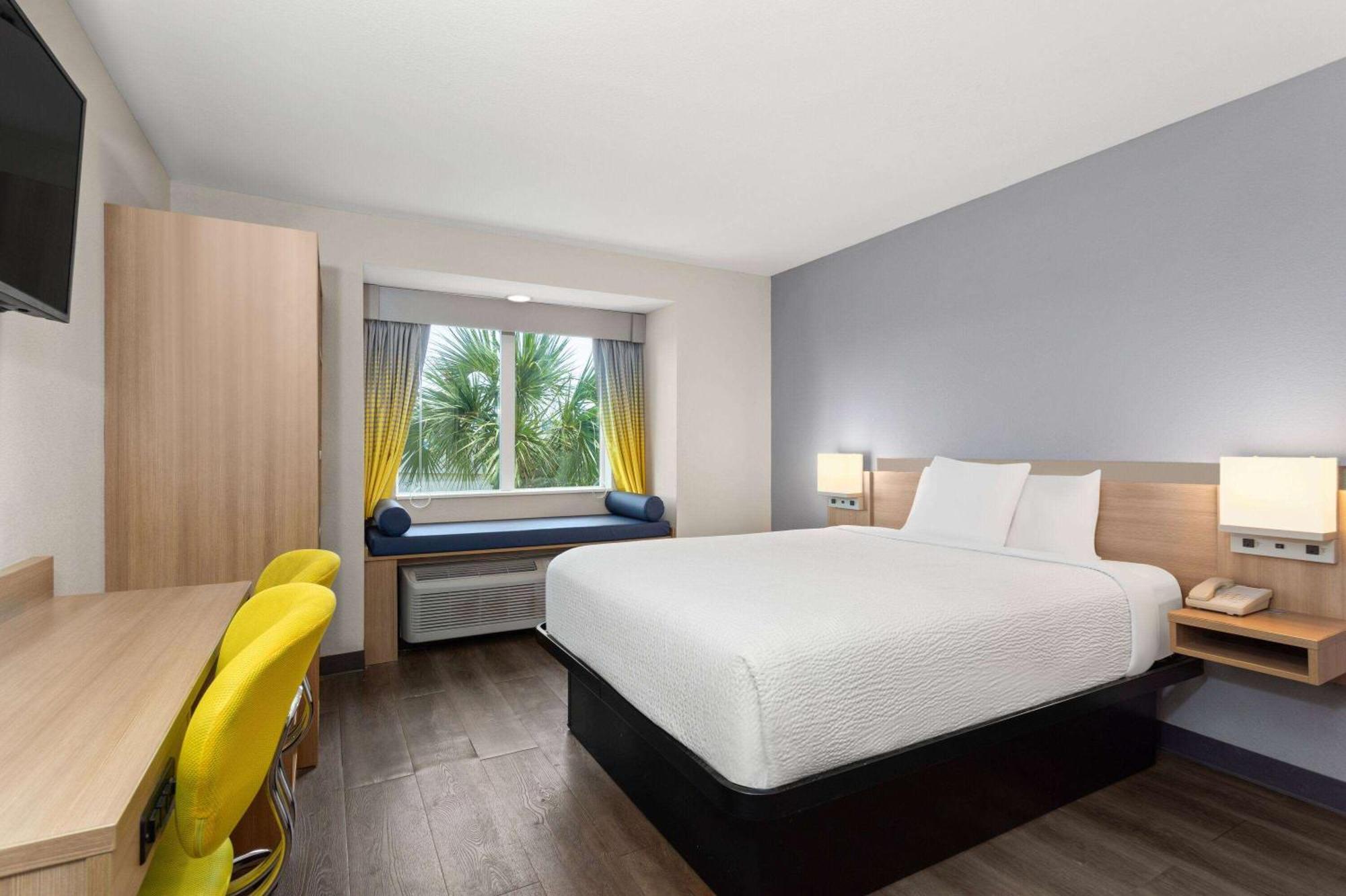 Microtel Inn & Suites By Wyndham Panama City Exteriér fotografie