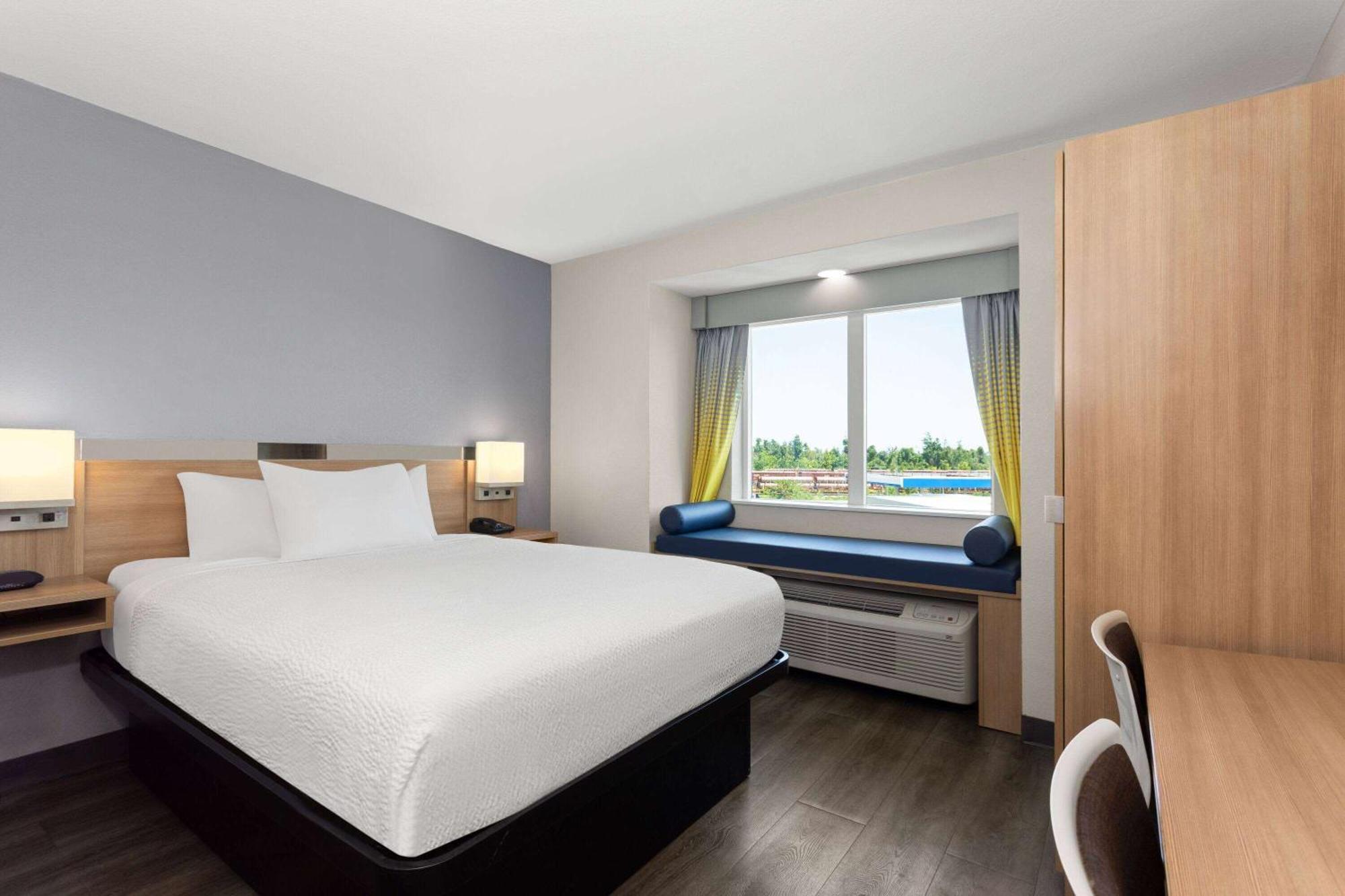 Microtel Inn & Suites By Wyndham Panama City Exteriér fotografie