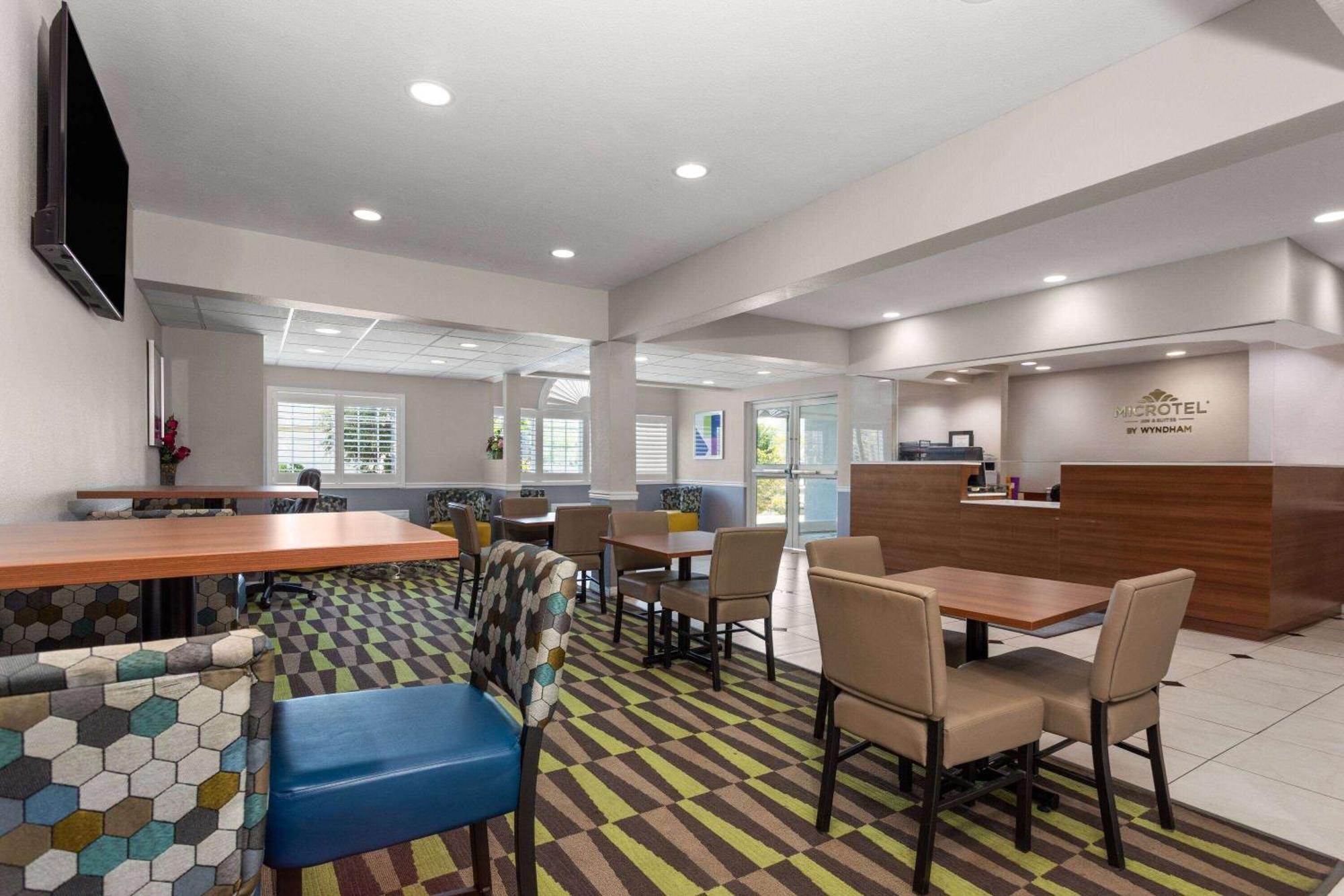 Microtel Inn & Suites By Wyndham Panama City Exteriér fotografie